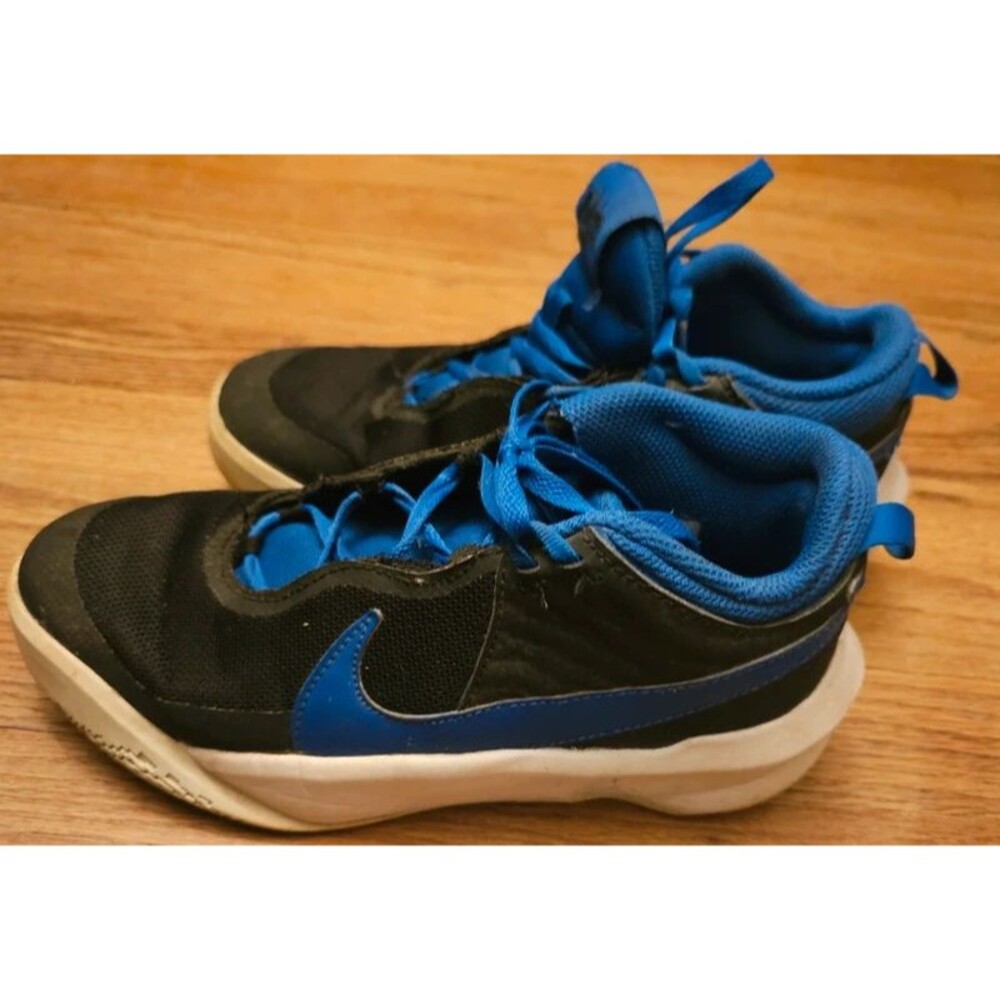 Nike youth sneakers